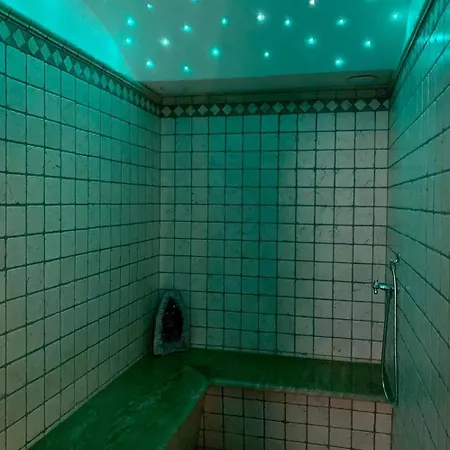Luxury With Private And Gym